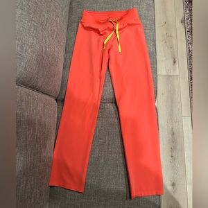 Figs scrub set LIMITED edition coral